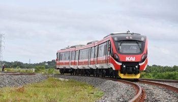 Menhub Kembangkan LRT Sumatera dan KA di Sulawesi