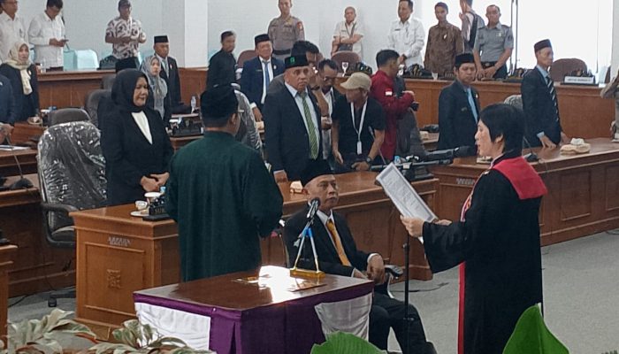 Gantikan Magrizan, Mercy Yudha Dilantik Jadi Anggota DPRD Bangka