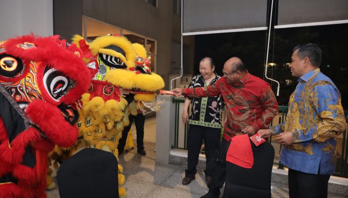 Penjabat Gubernur Hadiri Gala Dinner Chinese New Year