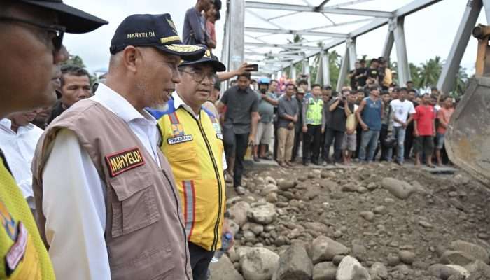 Gubernur Mahyeldi: Sempat Putus, Jembatan Labuhan Pessel Sudah Bisa Dilalui