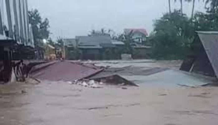 Kota Padang Dikepung Banjir, Warga Butuh Bantuan Pakaian dan Makanan