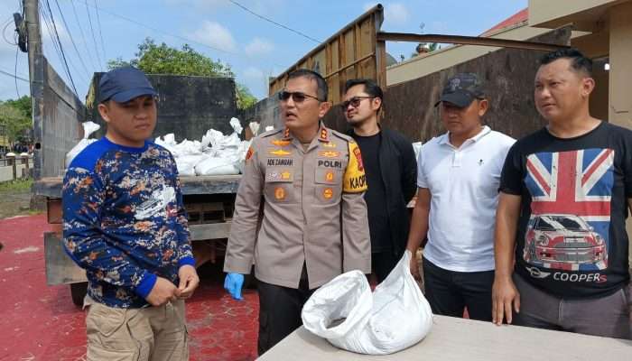 Polisi Gagalkan Penyeludupan 273 Karung Pasir Timah