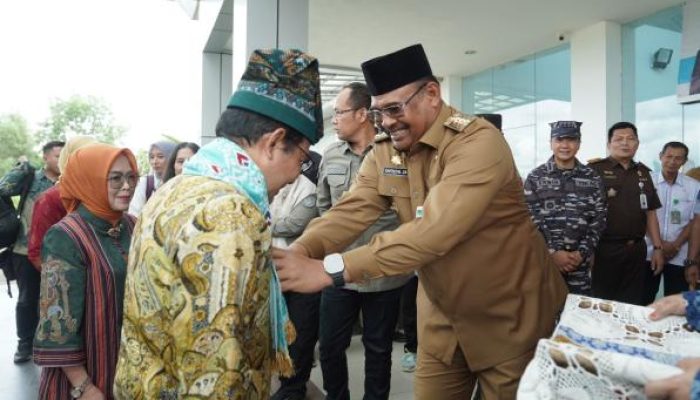 Pj Gubernur Babel Safrizal Sambut Kedatangan Menteri Desa PDTT