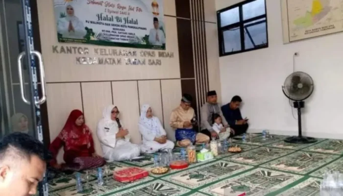 Pj Walikota Halal Bihalal Bersama Pegawai Kelurahan Opas Indah