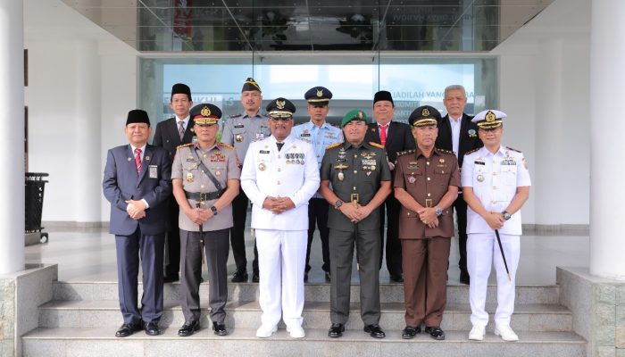 Penjabat Gubernur Pimpin Upacara Peringatan Hari Otonomi Daerah