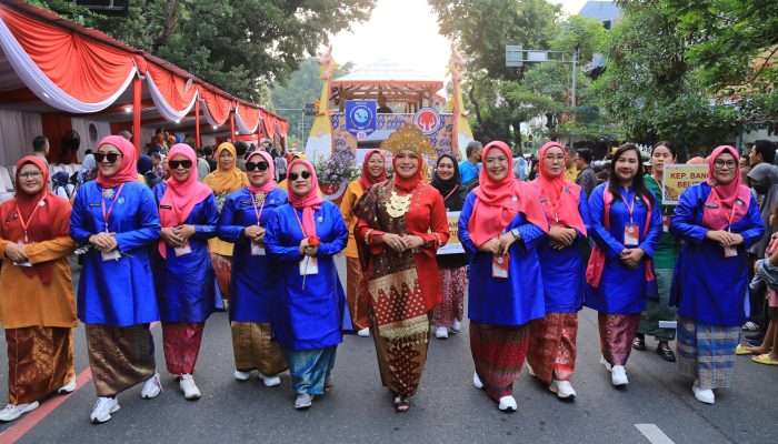 Kontingen Babel Angkat Budaya Nganggung pada Parade Nusantara Peringatan HKG PKK