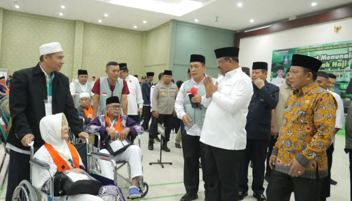 Penjabat Gubernur Safrizal Melepas Keberangkatan Jemaah Haji Asal Babel