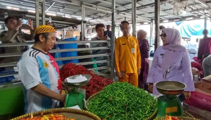 Jelang Idul Adha, Harga Daging dan Cabe Cenderung Naik