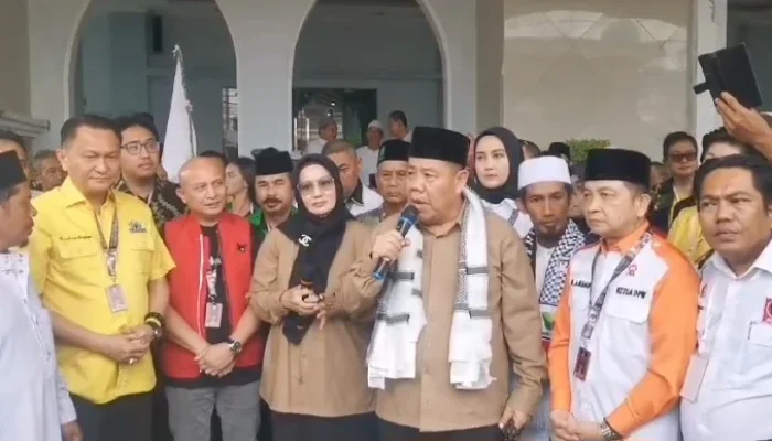 Pasangan Hidayat-Hellyana Mendaftar di KPU