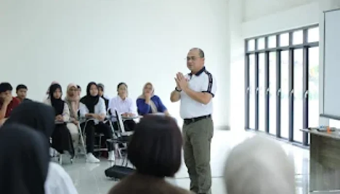 Erzaldi Bicara Pengembangan Potensi Desa di Depan Mahasiswa