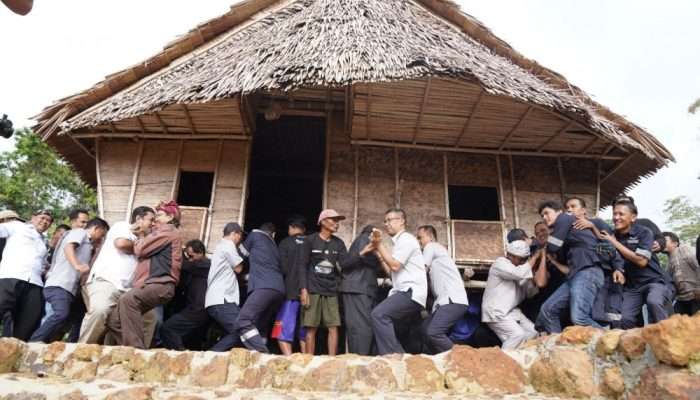 Harmonisasi Dengan Masyarakat Adat Mapur, PT Timah Bangun Masa Depan Keberlanjutan