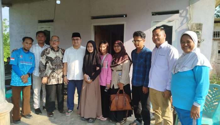 Aksi Nyata Erzaldi Rosman untuk Anak Yatim di Bangka Tengah, Bantu Renovasi Rumah