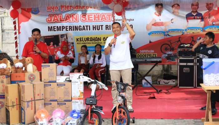 Jalan Sehat Bertabur Doorprize di Kelurahan Gajah Mada