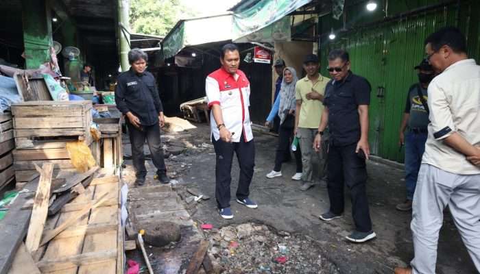 Budi Utama Giatkan Bersih Bersih Pasar di Kota Pangkalpinang