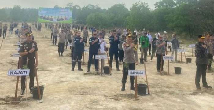 PT Timah Dukung Gerakan Penanaman Satu Juta Pohon Polda Babel
