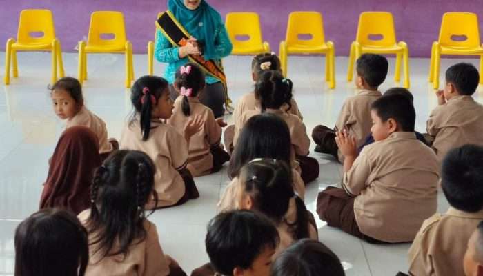 Yuniar Putia Rahma Tinjau TK dan PAUD di Pangkalpinang