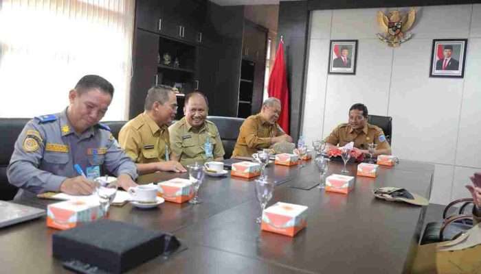 Wamendagri Pimpin Rakor Pengendalian Inflasi Daerah