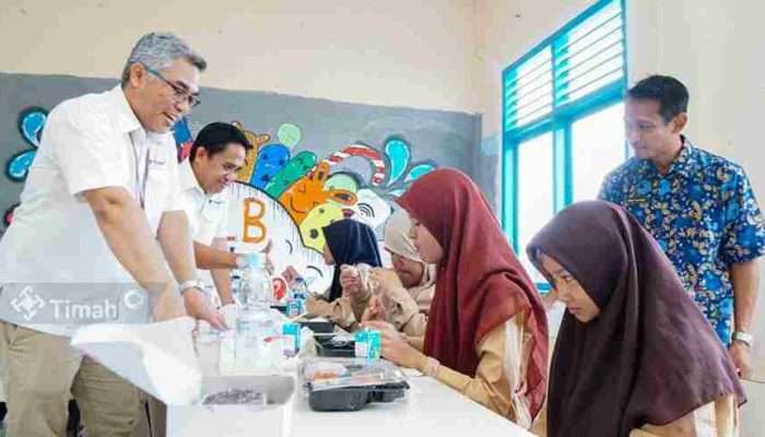 PT Timah Fasilitasi Makan Bergizi Bersama Anak Berkebutuhan Khusus di SLB Negeri Mentok