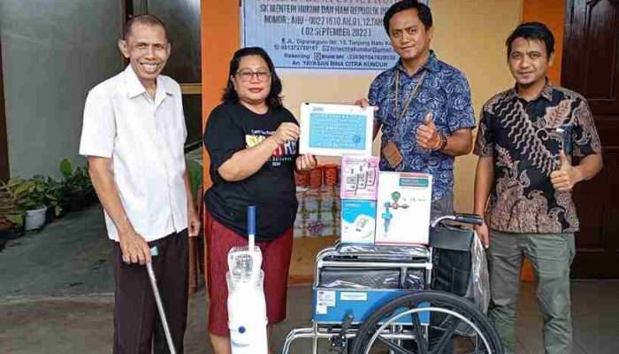 PT Timah Salurkan Alat Kesehatan untuk Yayasan Bina Citra Kundur