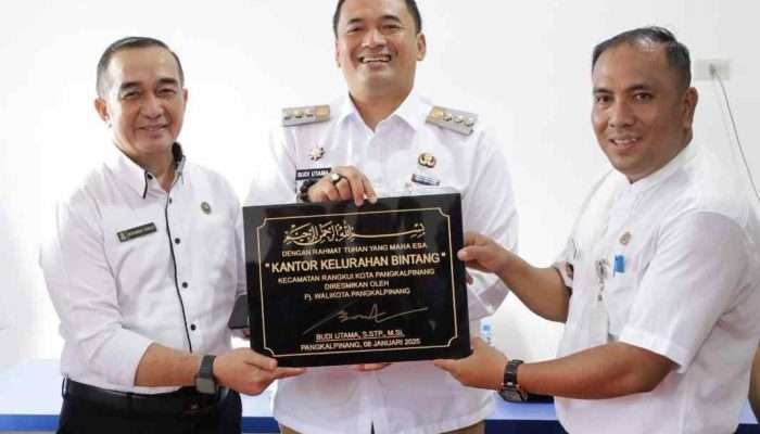 Penjabat Walikota Budi Utama Resmikan Kantor Kelurahan Bintang