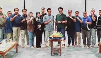 Sinergi dengan Insan Pers, PT Timah Serahkan Tumpeng dalam Moment HPN 2025