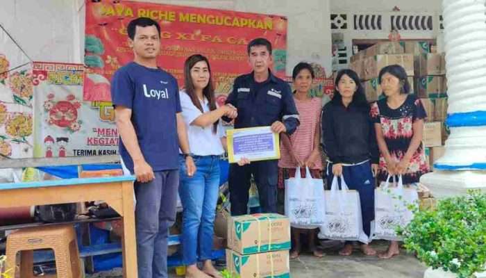 PT Timah Konsisten Jaga Tradisi Berbagi Kado Imlek bagi Masyarakat Keturunan Tionghoa