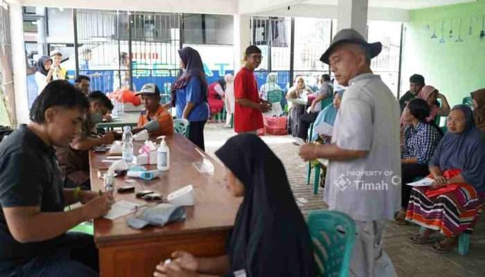 Mobil Sehat PT Timah Berikan Pelayanan Kesehatan Gratis Bagi Warga Desa Baskara Bakti yang Dinantikan