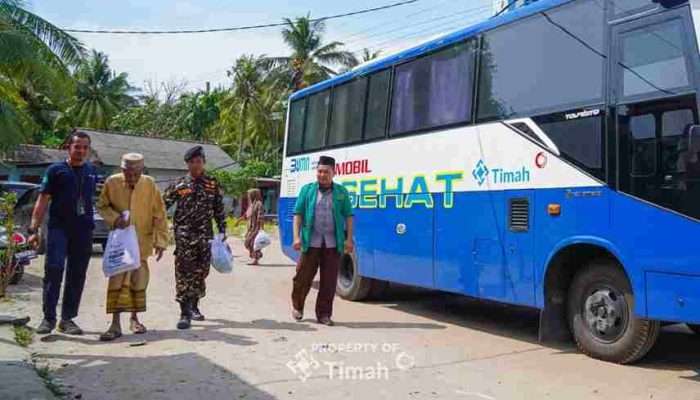 PT Timah dan GP Ansor Hadirkan Mobil Sehat dan Serahkan Sembako untuk Masyarakat Wilayah Pesisir