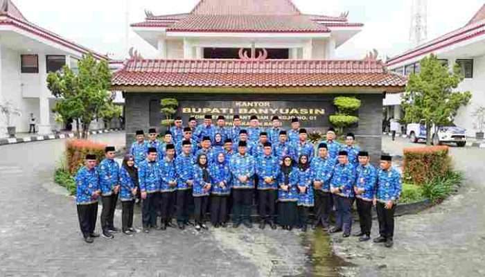 Penjabat Bupati Pimpin Apel Gabungan Terakhir Pemkab Banyuasin