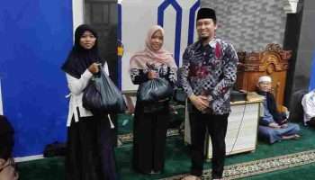 PKDP Santuni Warga  Saat Acara  Berbuka Bersama