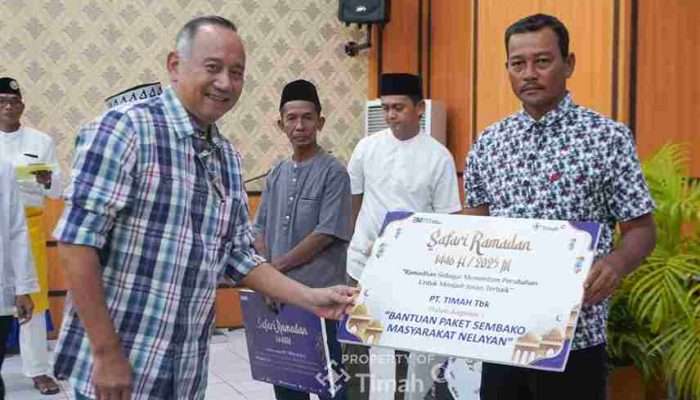 PT Timah Salurkan Ratusan Paket Sembako Bagi Nelayan di Pulau Kundur