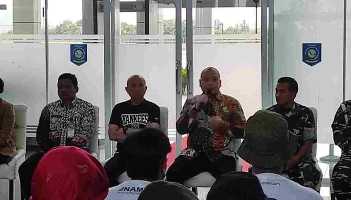 Peluang Kerja, Penyebab Pekerja Mingran Pergi ke Luar Negeri