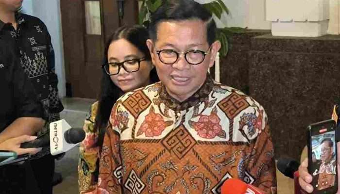 Pramono Lakukan Pemutihan Ijazah Warga Jakarta