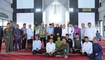 Hidayat Arsani Pilih Masjid Al-Kamal Laksanakan Salat Jumat Pertama sebagai Gubernur