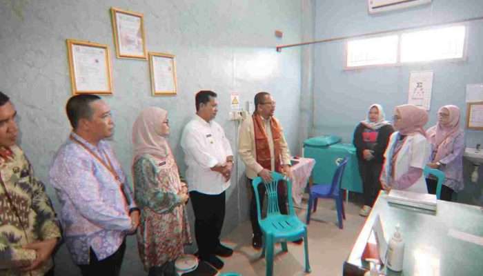 Bupati Askolani Dampingi Wakil Kepala Staf Kepresidenan Tinjau Puskesmas Kenten Laut