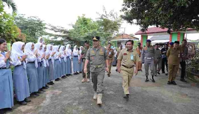 Gubernur Hidayat Tekankan agar Guru Tidak Berpolitik