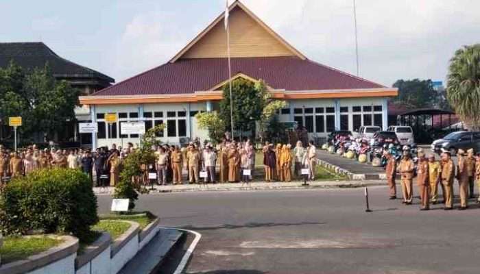 Penjabat Walikota Pimpin Apel Gabungan, Ajak ASN Netralitas