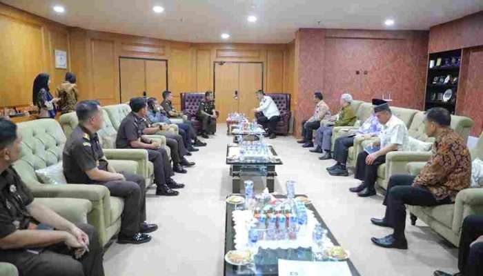 Gubernur Hidayat Minta Kejati Lakukan Pendampingan dan Pengawasan Pembangunan Daerah