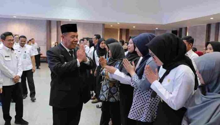 Gubernur Babel Lantik dan Serahkan SK 38 CPNS Pemprov