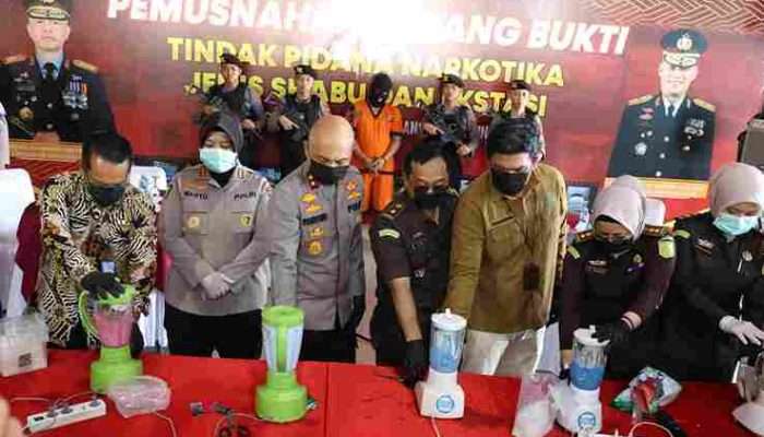 Polda Babel Musnahkan Sabu dan Ekstasi Senilai 6,41 Miliar Rupiah