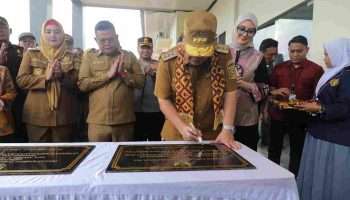 Gubernur Hidayat Arsani Resmikan Kantor Cabdin dan SMA Negeri 3 Toboali