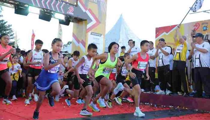 Gubernur Hidayat Arsani Lepas Ribuan Peserta Bhayangkara Babel Run 2025
