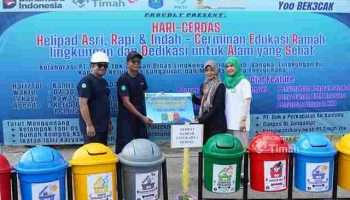 PT Timah Serahkan Bantuan Tempat Sampah Terpilah ke SDN 1 Pemali
