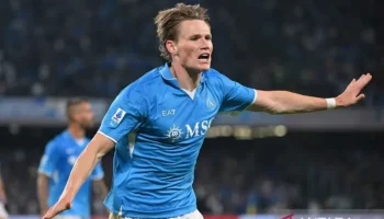 Napoli Buka Musim dengan Kalahkan Sassuolo 2-0
