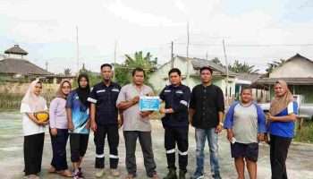 PT Timah Bantu Perbaikan Lapangan Voli di Desa Rias