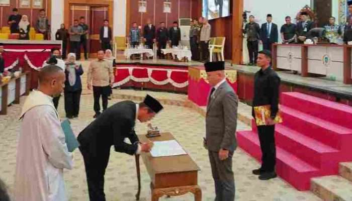 Agung Setiawan Dilantik sebagai PAW (alm) H Tarmizi Anggota DPRD Babel 2024–2029
