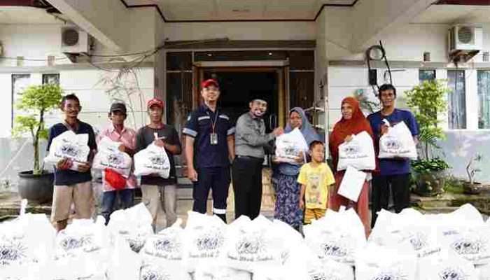 PT Timah Bantu Atasi Stunting di Bangka Selatan Lewat Bantuan Paket Sembako
