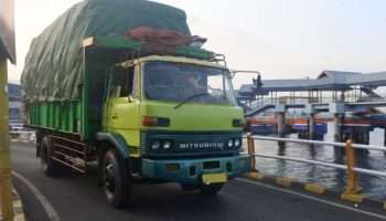Lagi, Lima Truk Bermuatan Pasir Timah Tinggalkan Belitung Menuju Sadai