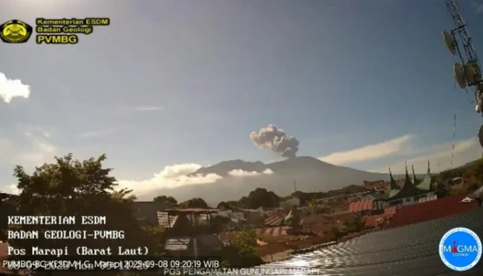 Gunung Marapi Kembali Erupsi, Kolom Abu Teramati Setinggi 1.000 Meter