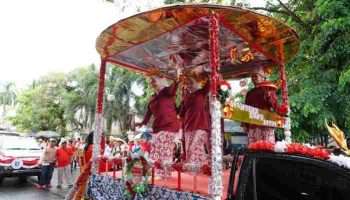 Sekretariat DPRD Babel Bawa Ornamen Tudung Saji Pada Karnaval Kendaraan Hias